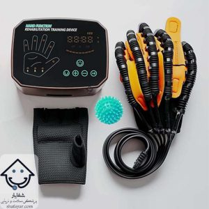 تصویر دستکش رباتیک دست و انگشتان به همراه دستکش آینه ای، توپ و پنل کنترل
